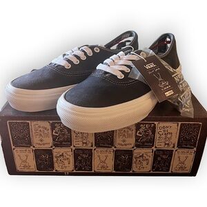 NWT: RARE DANIEL JOHNSTON SKATE AUTHENTIC “Hi How Are You?” Vans Sneakers